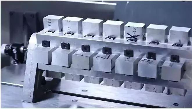 【新手必看】3軸、3+2軸、5軸加工的區(qū)別是什么？(圖11)